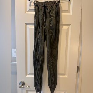 Lululemon dance studio jogger